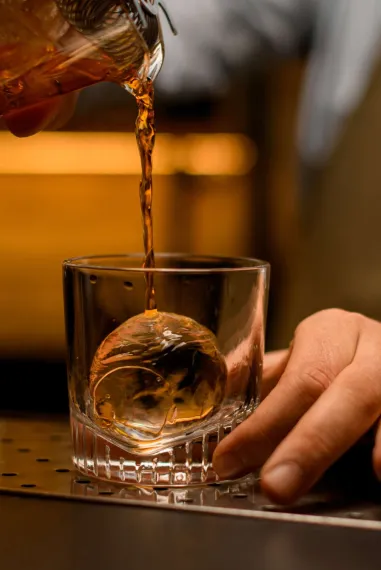 view-transparent-glass-round-piece-ice